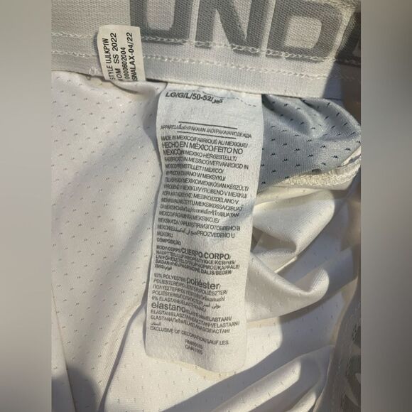 Under Armour, Navy skirt, size large, excellent condition - Picture 4 of 4